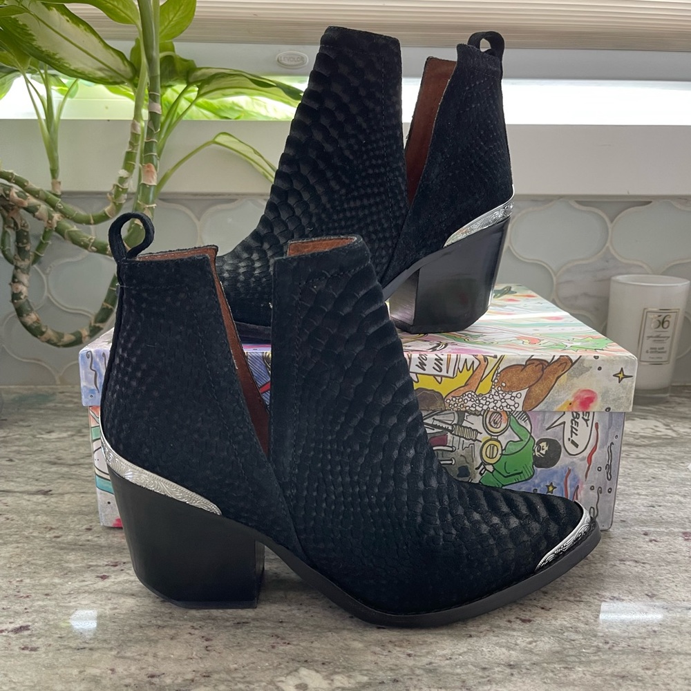 Jeffrey Campbell Cromwell